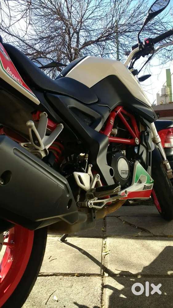 One hand use bike condition good all sarvice clear stock exhaust