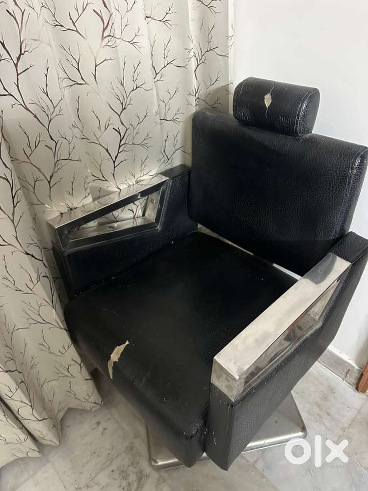 chair + saloon couch + shampoo station