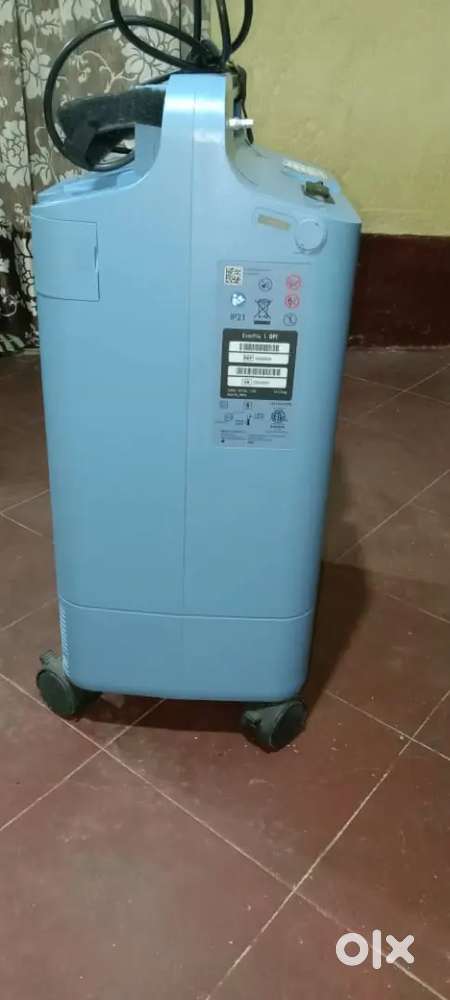 Philips Respironics EverFlo 5L oxygen Concentrator-Like new condition
