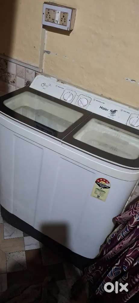 HAIER SEMI AUTOMATIC WASHING MACHINE