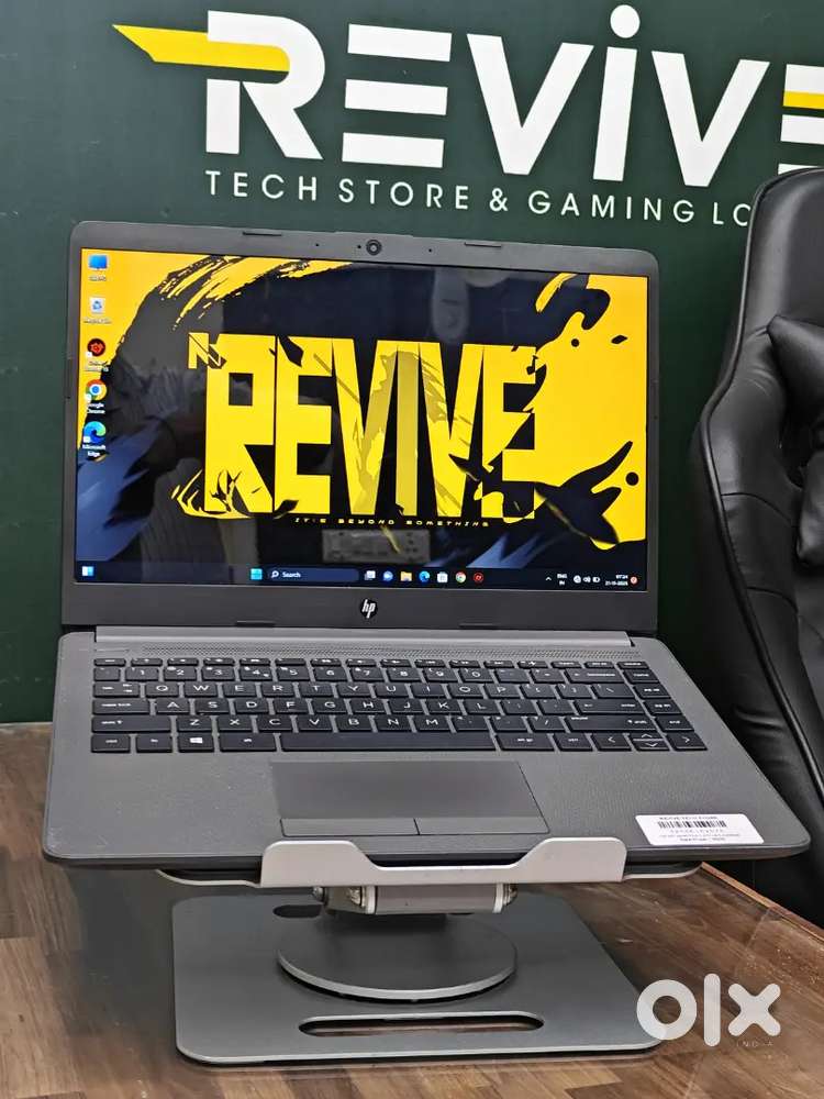 HP 247 G8  Ryzen 3 5300U  8GB RAM  256GB SSD