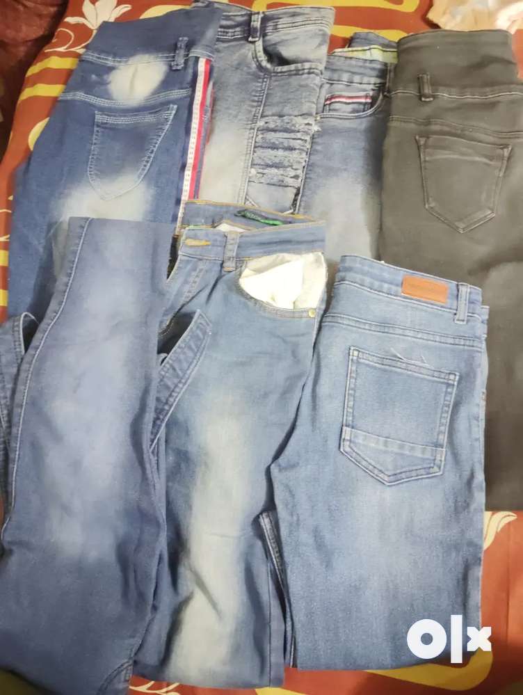 Jeans available at low price