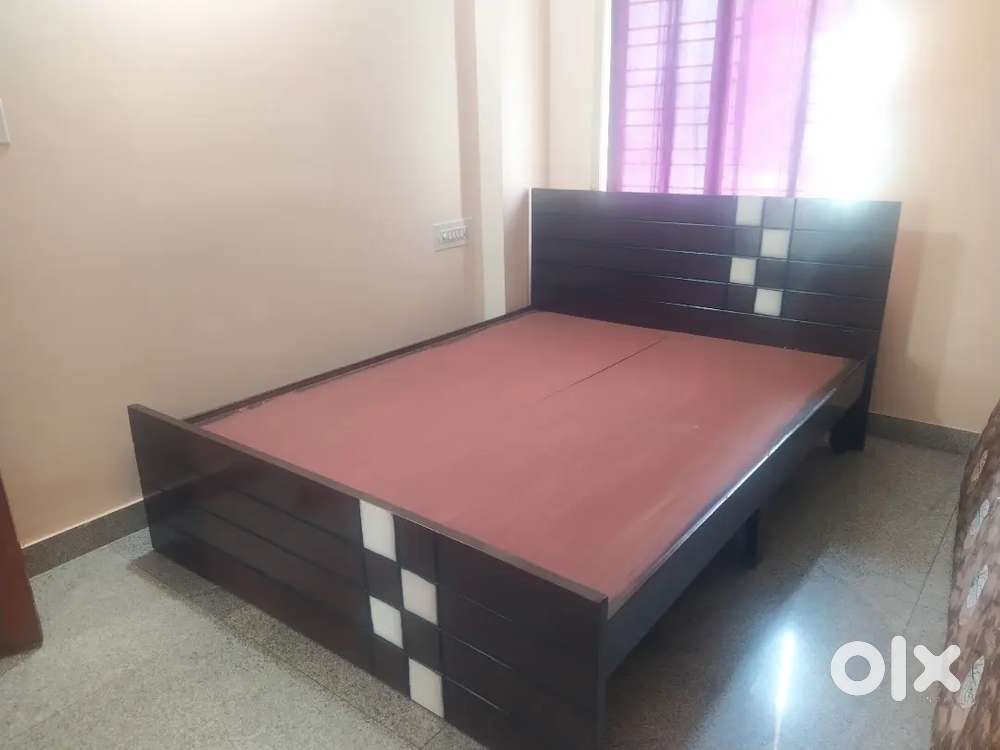 Queen Size Cot and Bed INDIVIDUALLY avilable for SALE