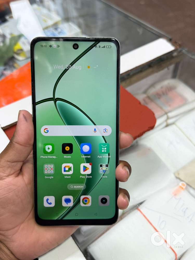 Mobile accessories shop helping