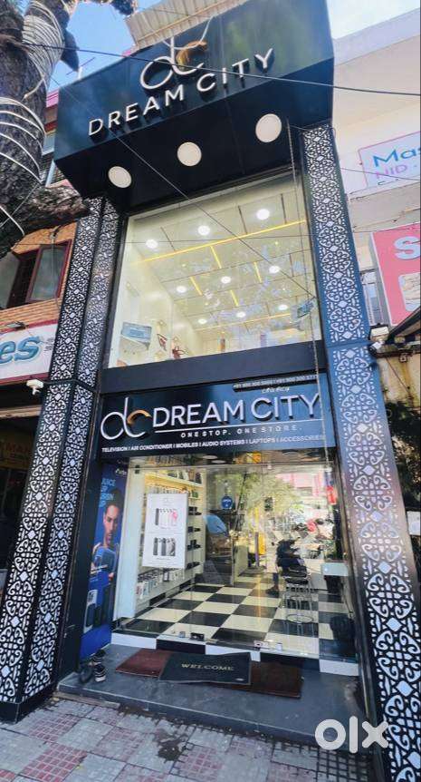 SAMSUNG WATCH ULTRA LTE BRAND NEW WITH WARRANTY