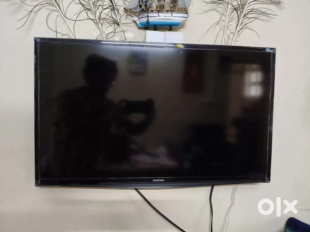 Urgent Sale: Samsung 32 inch LED TV  Working Condition