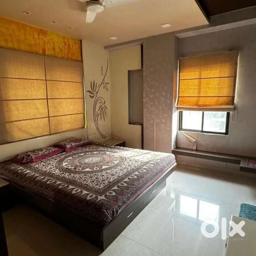 3bhk Full furnished flat prime location Nilamber circle Gotri