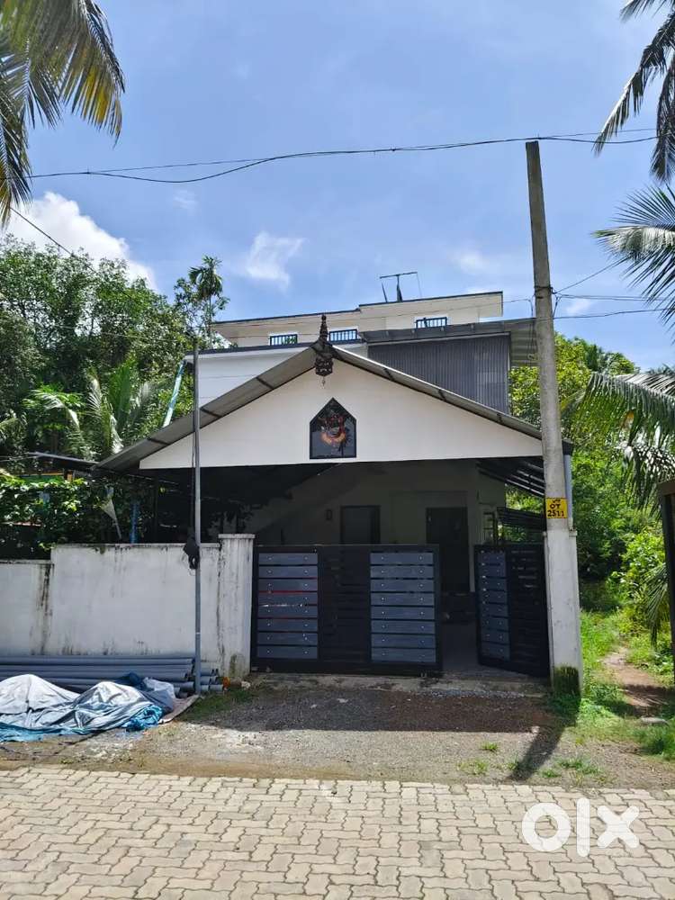 Near puthiyakavu thripunithura New house upstairs for rent