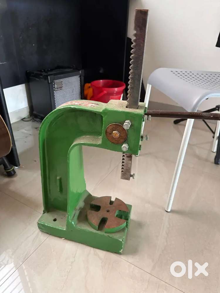 Manual press machine