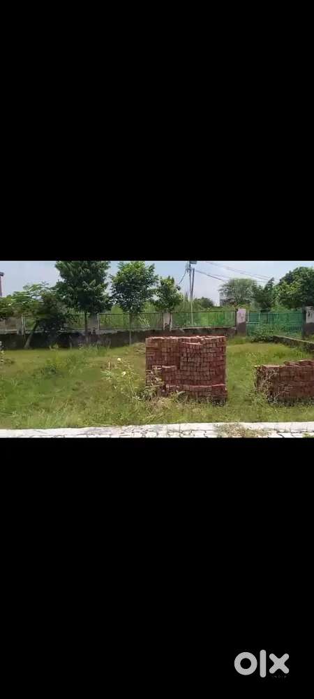 Dubble side road plot