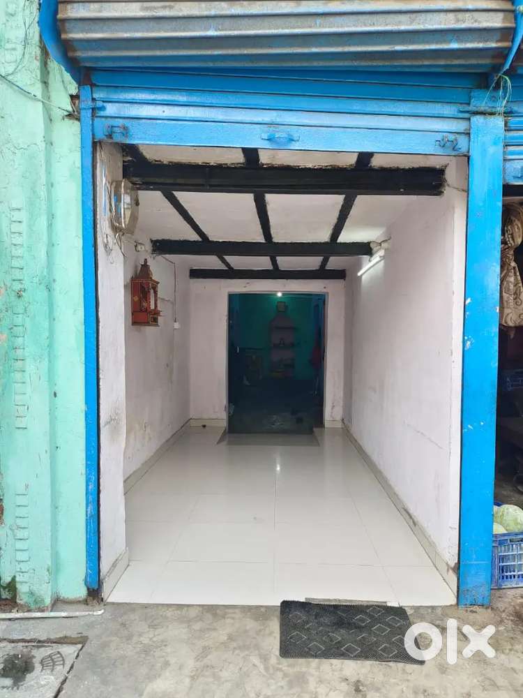 Commercial use ke liye jagah khali h ( Sangam se 500 metre ki doori pe