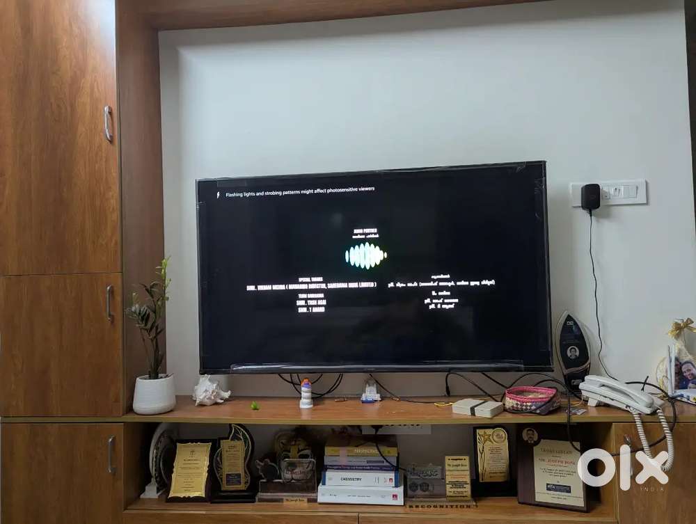 iFFALKON 55 Inch TV  K61139 in excellent condition