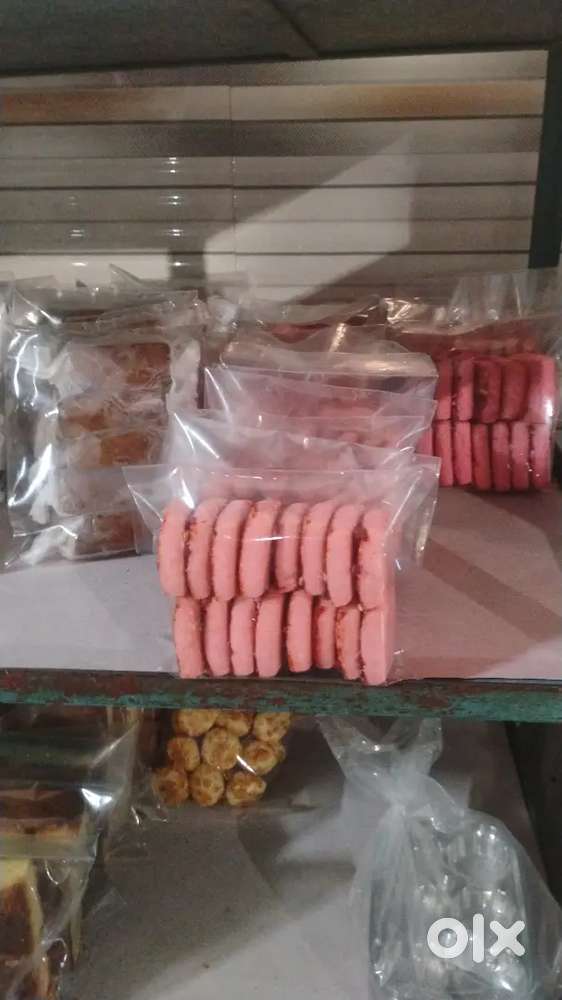 Female packing  staff required for bakery