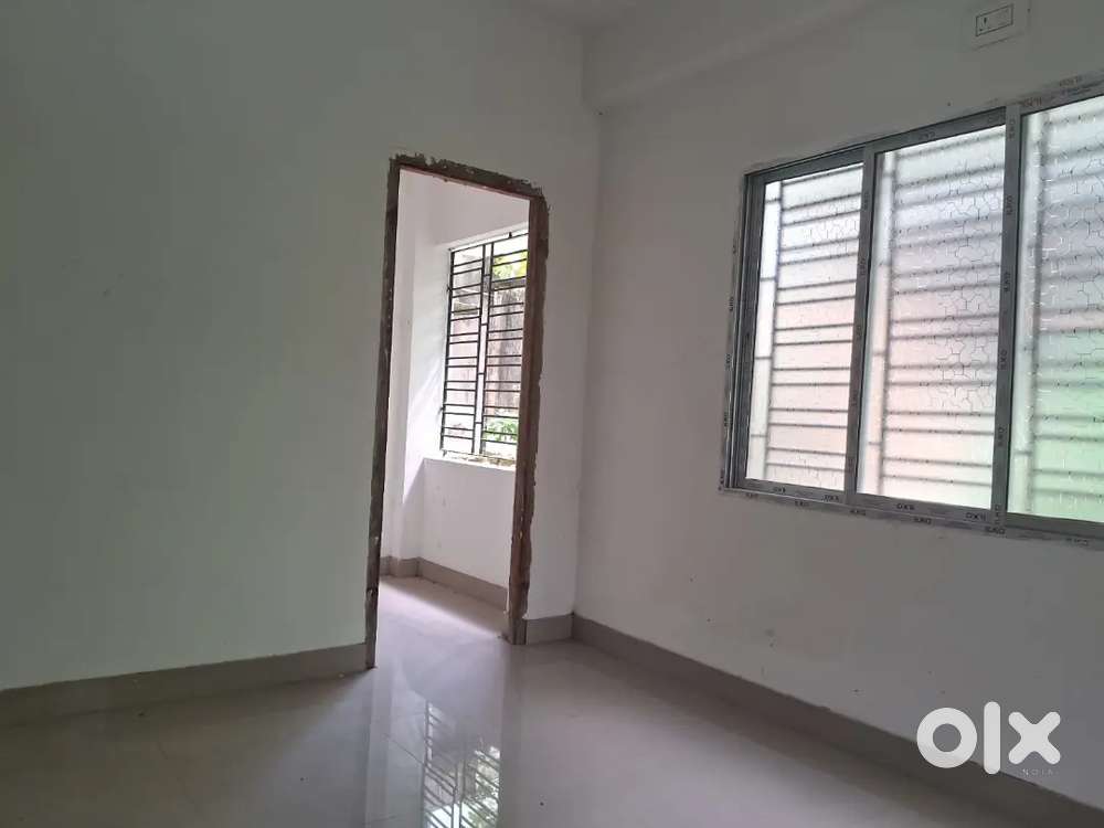 You will get 2 BHK ready flat in Agarpara at low price
