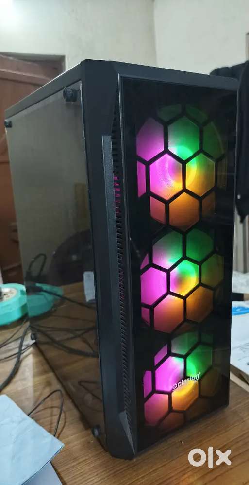 Powerful & Reliable PC and keyboard for Work, Study, and Entertainment