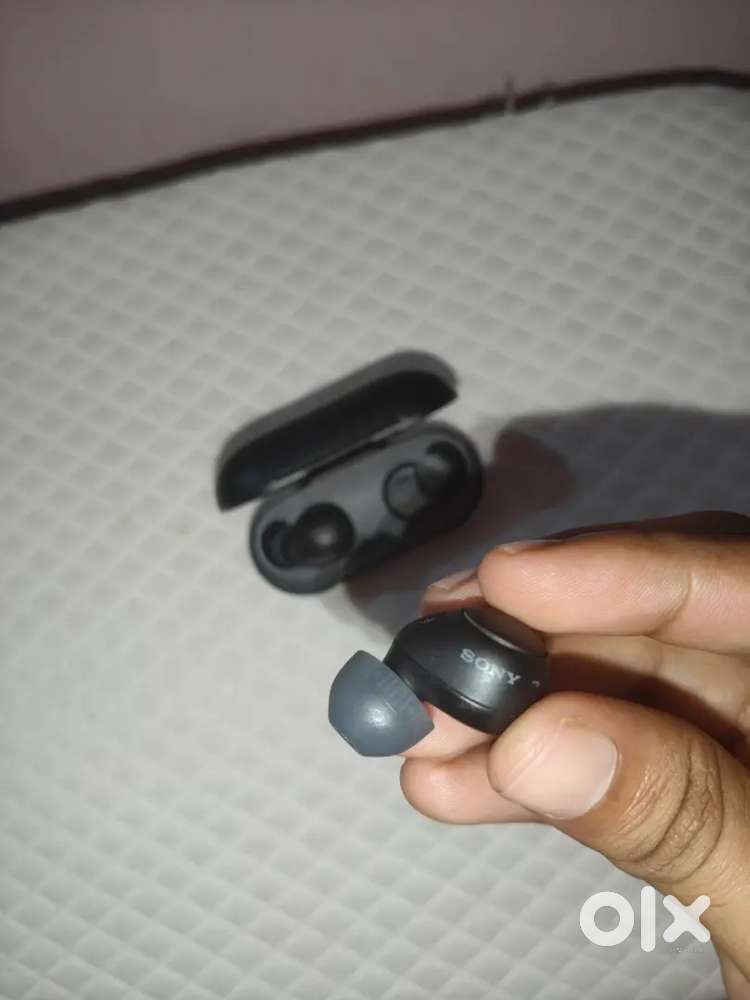 Sony Earbuds wf-c700n