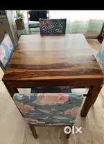 4 seater Dinning table