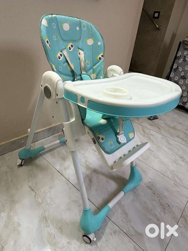 High chair R for Rabit