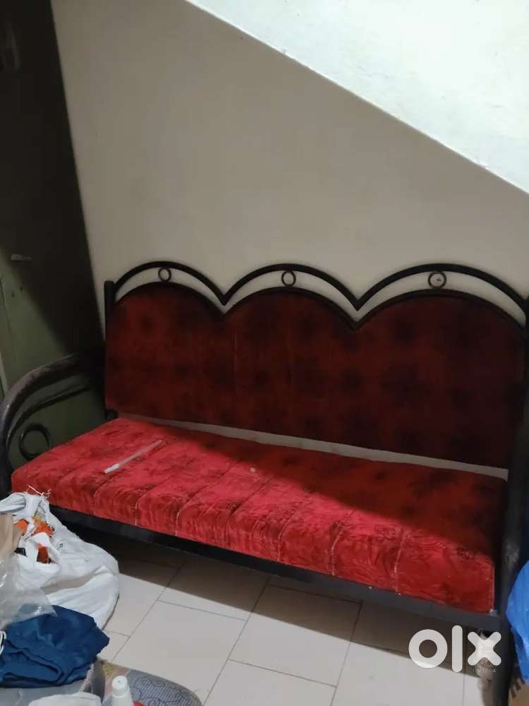 Furniture & electronic items