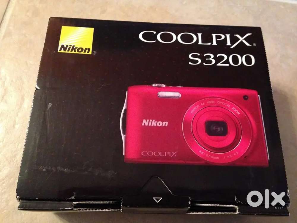 Nikon Coolpix S3200  Camera – Full Set (Excellent Condition)
