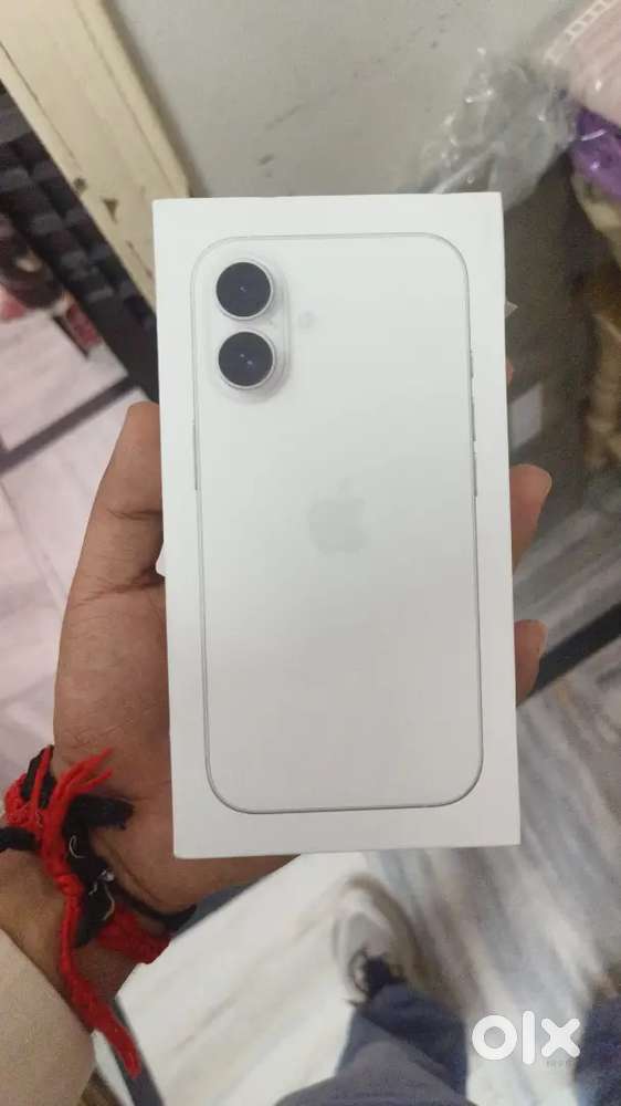 iPhone 16 box band