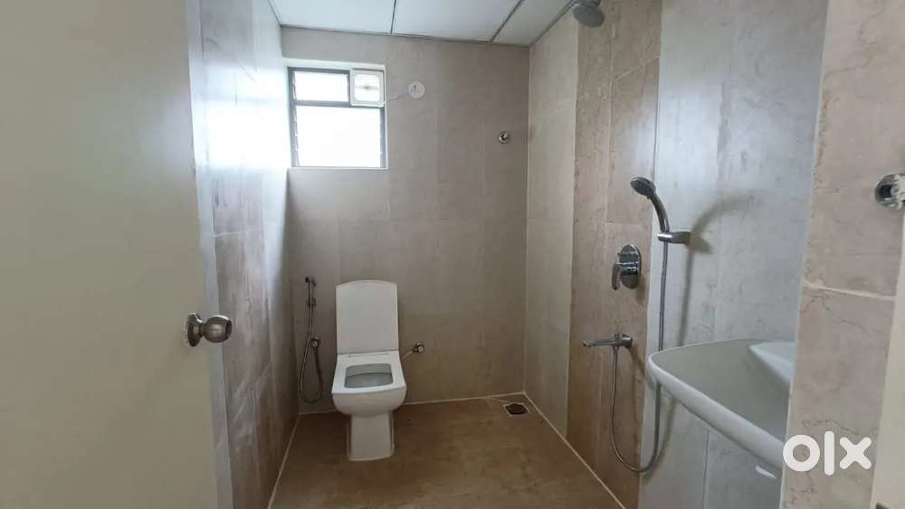 Spacious corner well ventilated 3BHK flat for rent