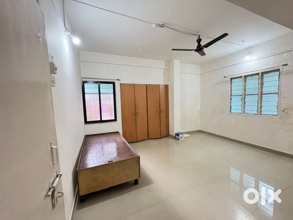 Looking for female flatmate