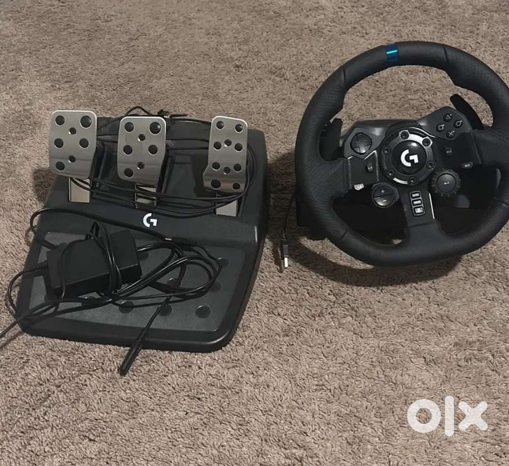 Logitech G923 steering wheel sony play station 5 or PC or ps5 best g29