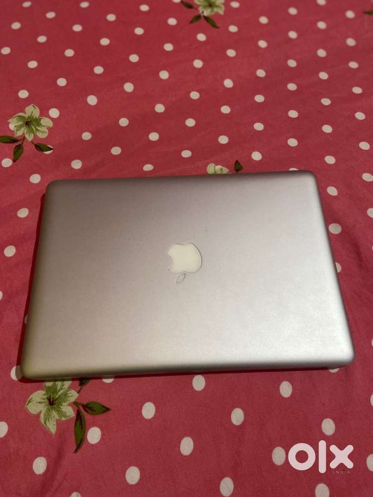 Mack book pro with window 10 android system with charger