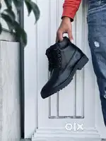 Boots shoe premium