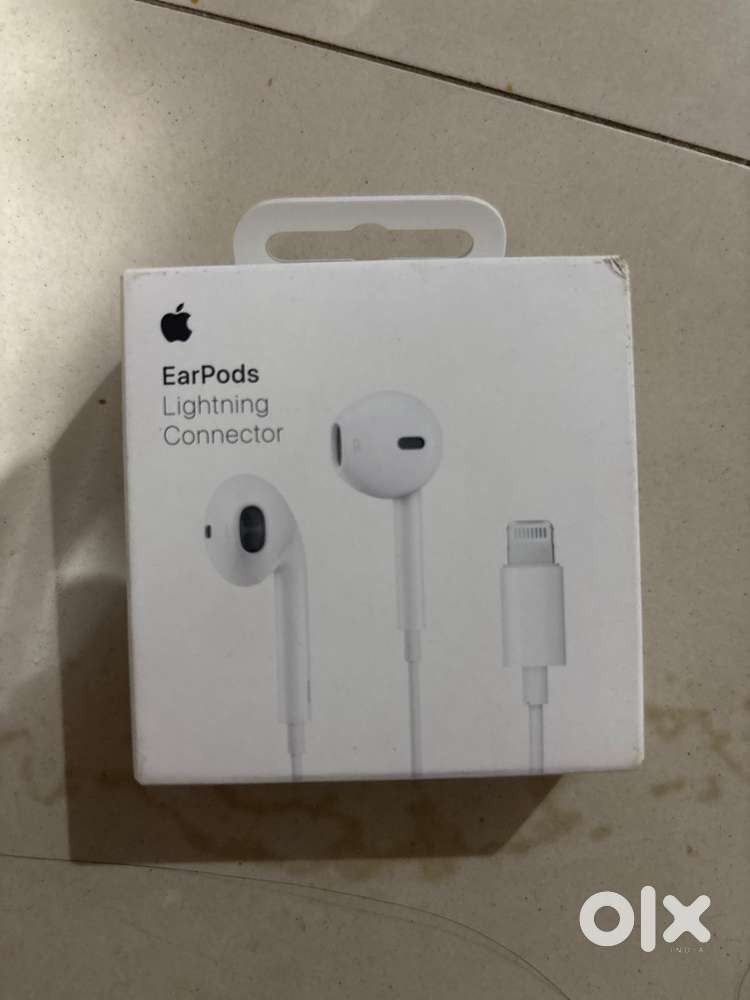 Apple EarPods with lightning connector
