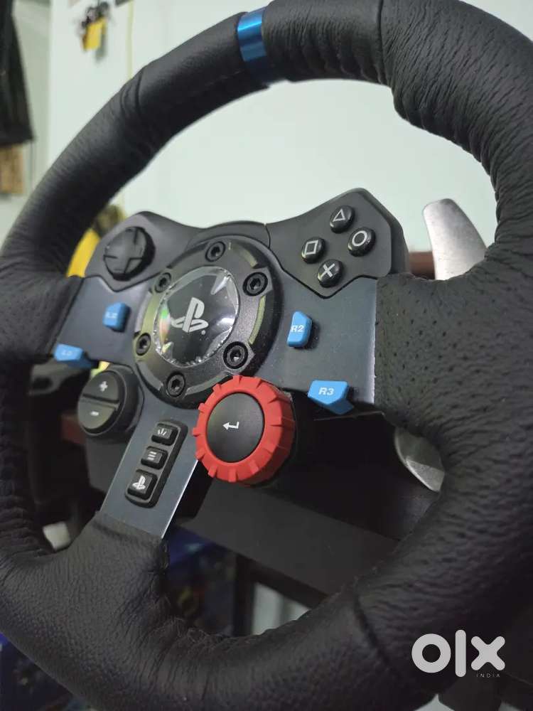LOGITECH G29 DRIVE WHEEL WITH PAD AND GEAR SHIFTER