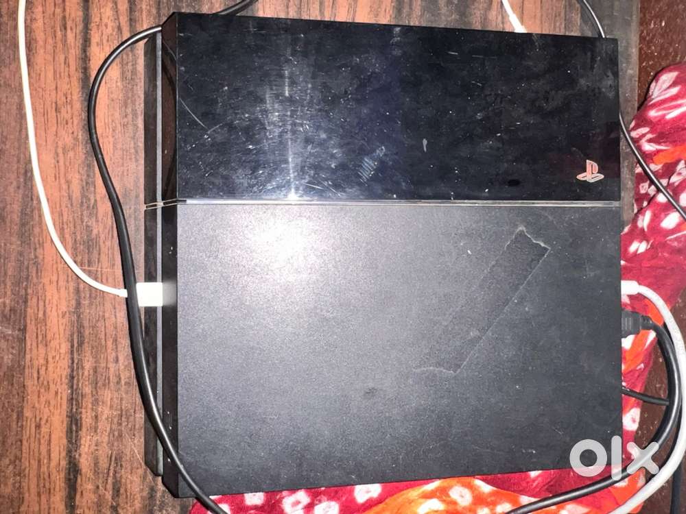 Sony PlayStation 4 (PS4) – 1TB + Original Controller  Good Condition