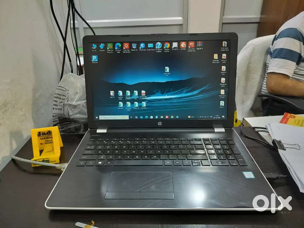 HP laptop i3-6006U