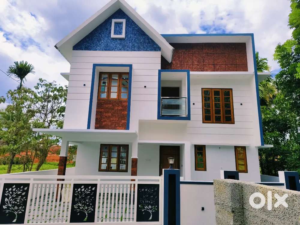 4 cnt villa Kakkanad Kangarappady well water 2 car parking