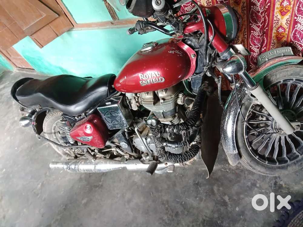 Royal Enfield classic bullet 350 tyer condition new battery condition