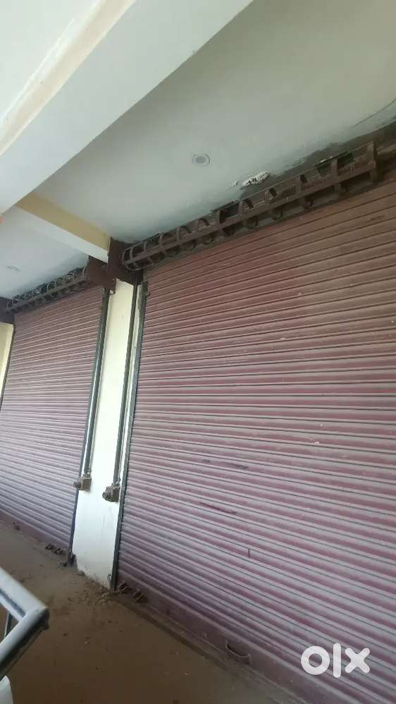450 sqft area for shop rent two shutters and on pilibhit bypassroad
