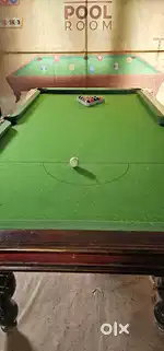 Snooker pool table