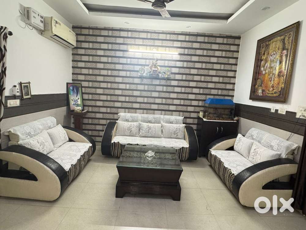 7 seater sofa set in great condition.