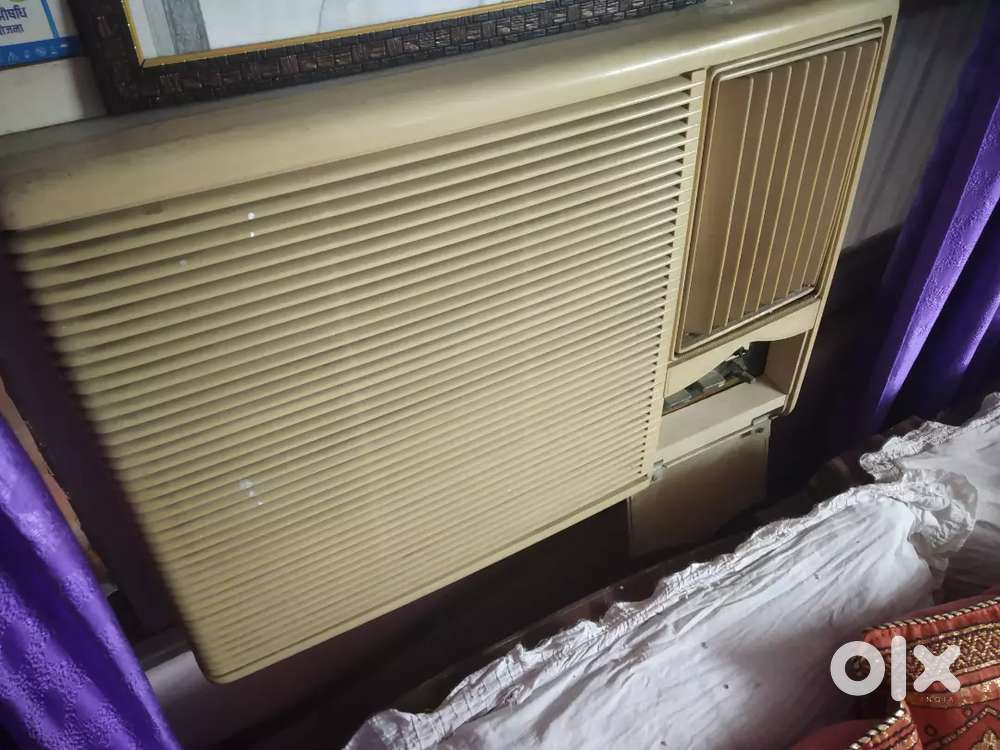 1.5 ton Window AC is excellent condition