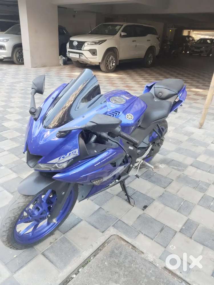 R15  Yamaha