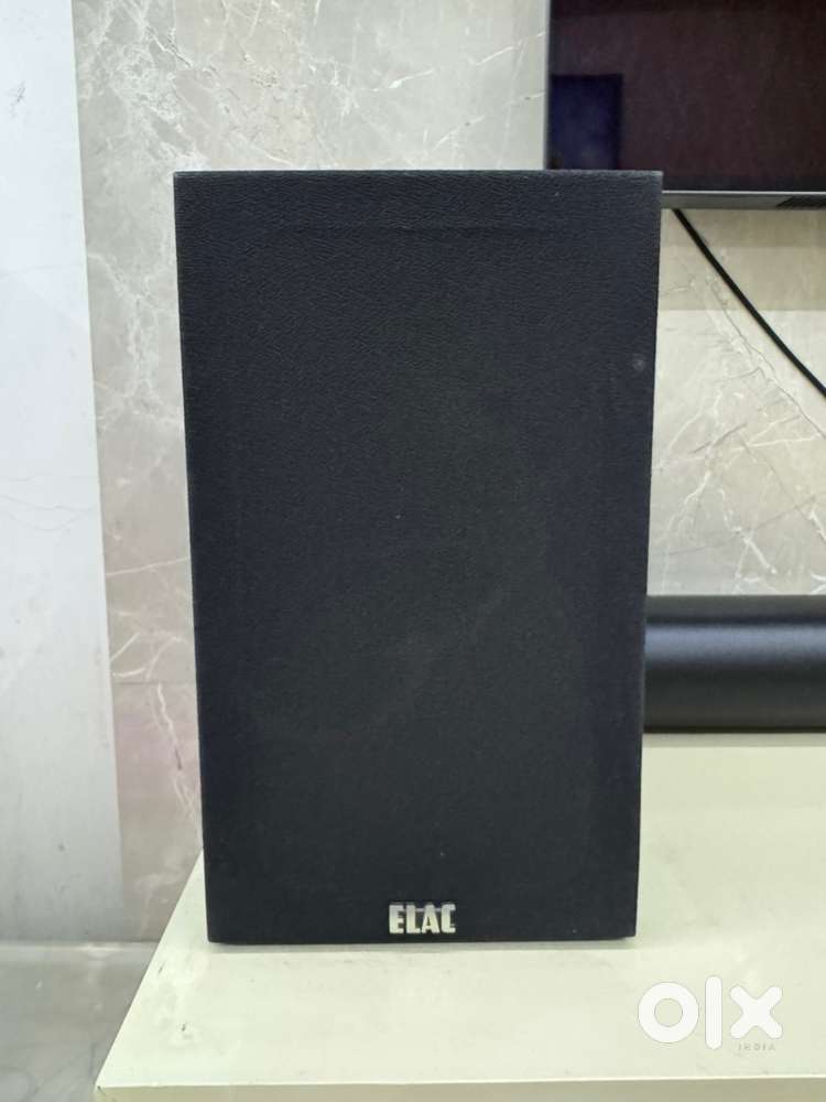 Elac Bookshelf Speaker & Center Speaker in very good condition