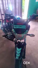 Vikaranata v15 bike new condition koi parobalam nahi hai gari