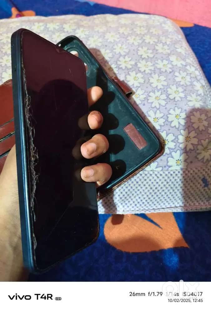 Phone acha hai