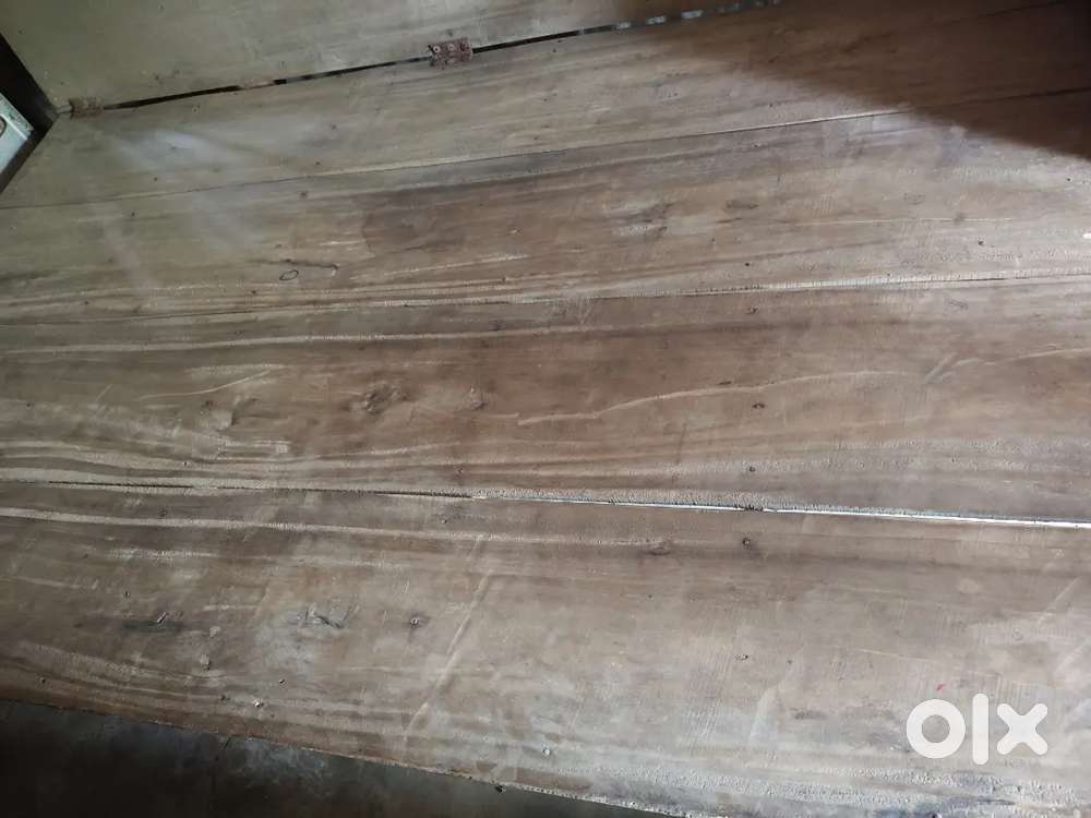 ভালো খাট। কম দামে বিক্রি আছে।