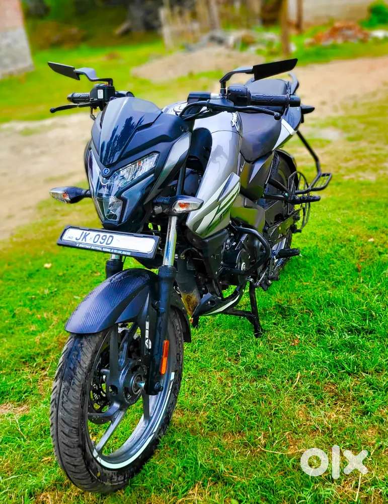 PULSAR NS 125 BLACK