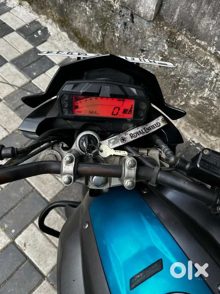 All new showeoom maintained Yamha Fzs V2