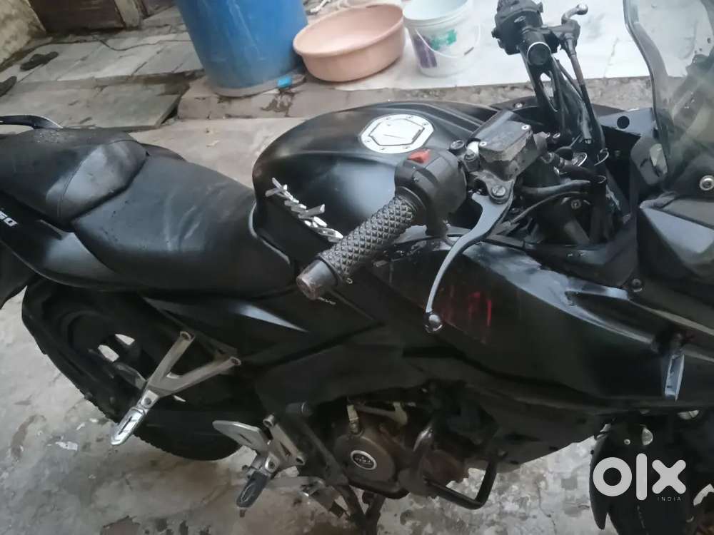 Gadi ak dam ok tyar new ha battery new hai gadi ak dam ok haana