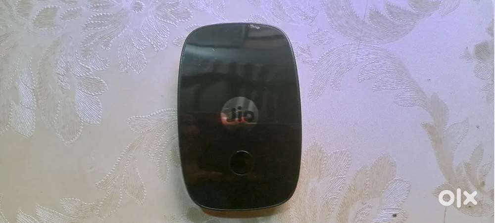 Selling JioFi M2