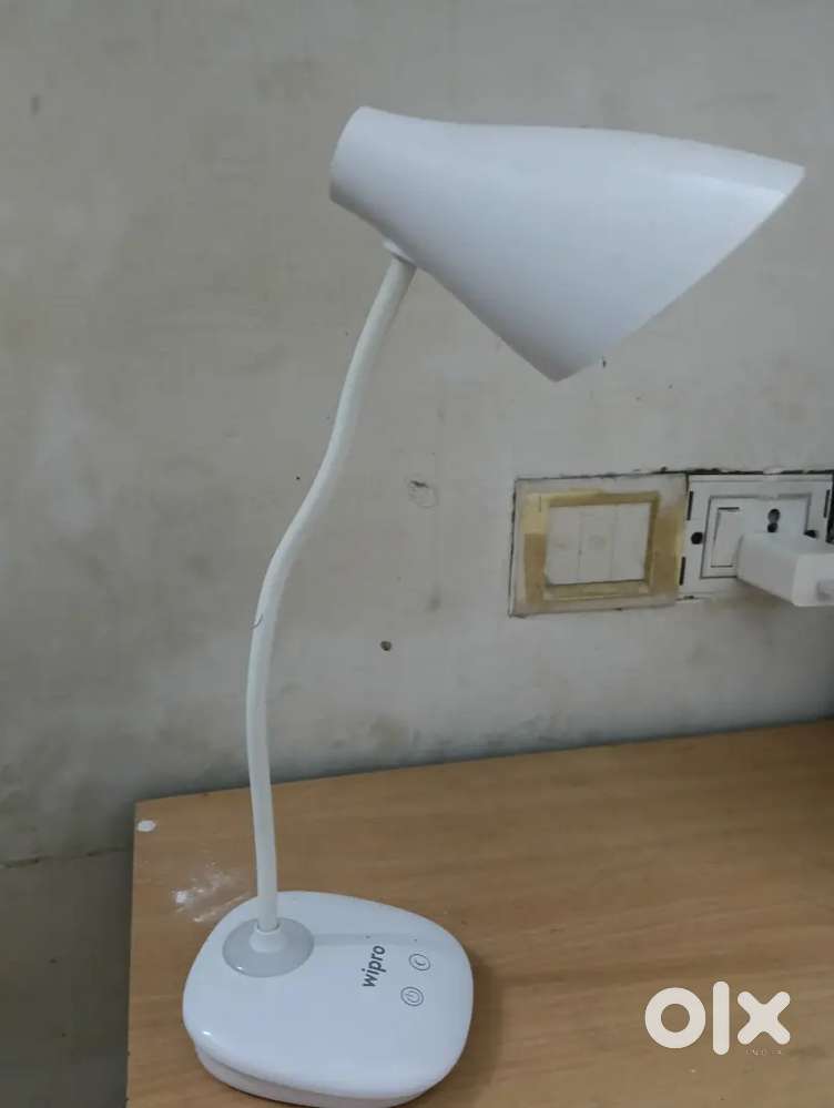 Wipro Aries 6W Rechargeable LED Table Lamp